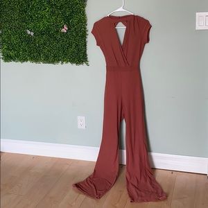 CUTE MAUVE  BACKLESS JUMPSUIT 🤍